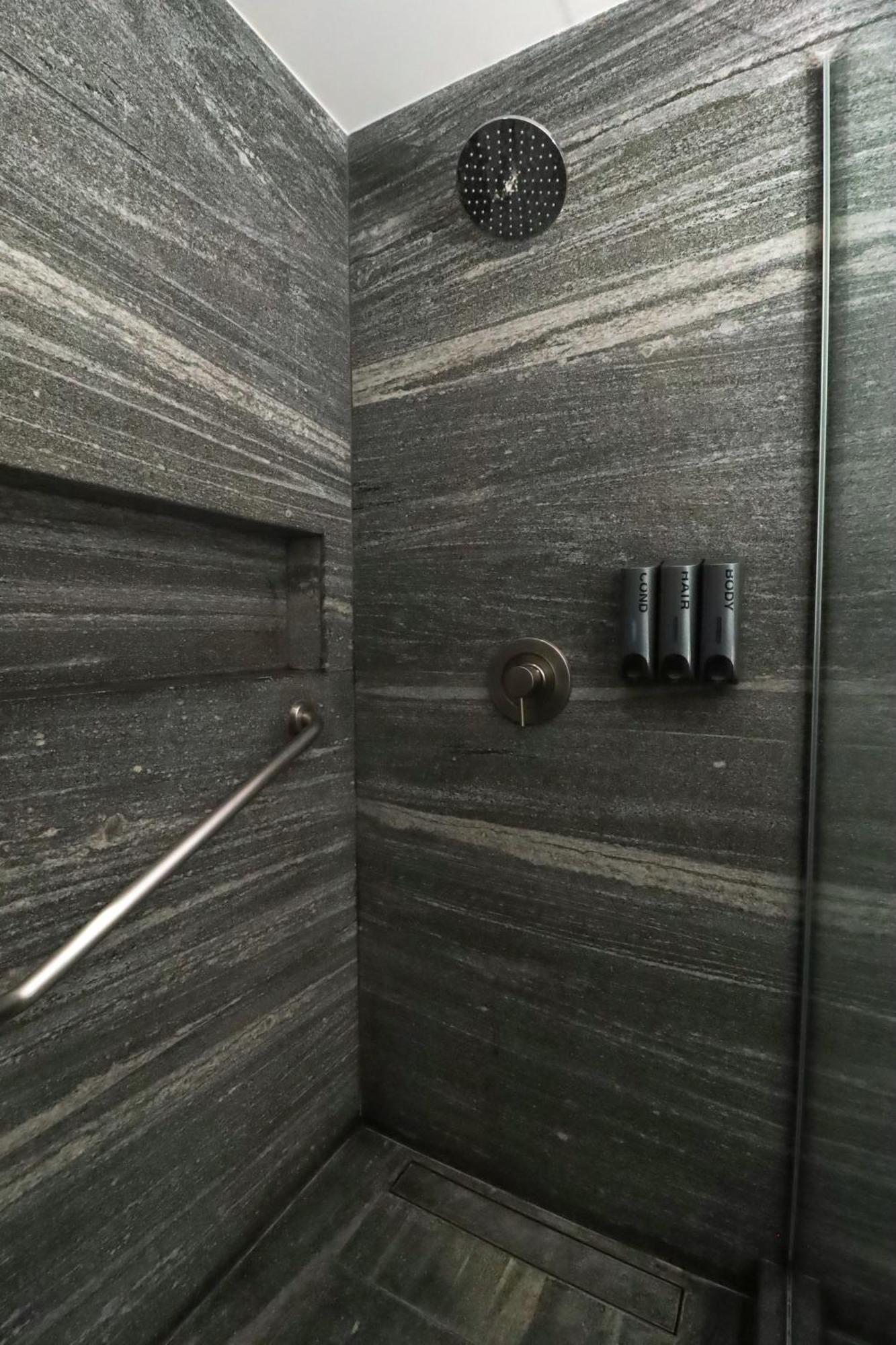 Quartz Hotel & Spa Tijuana Room photo