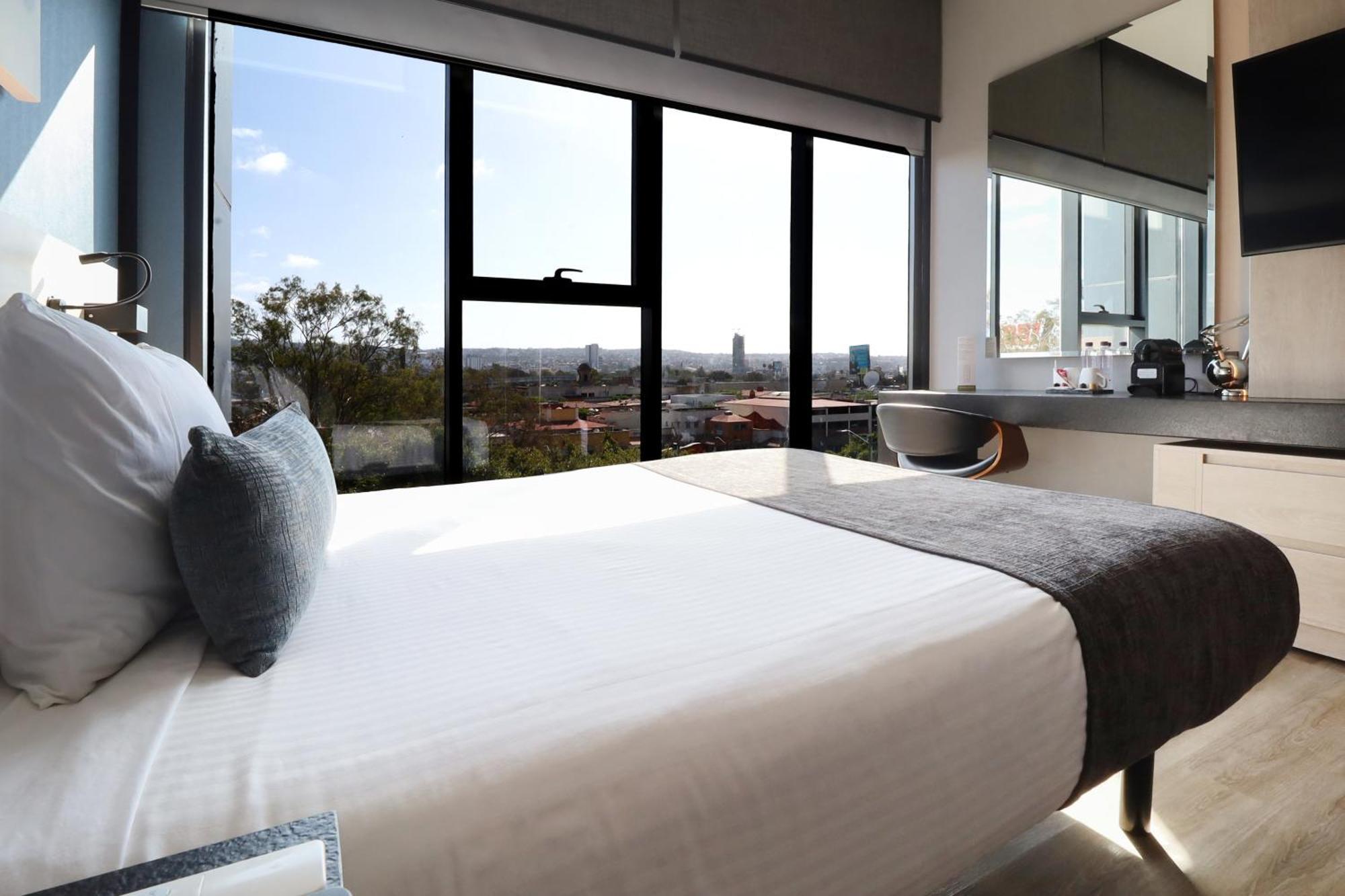 Quartz Hotel & Spa Tijuana Room photo